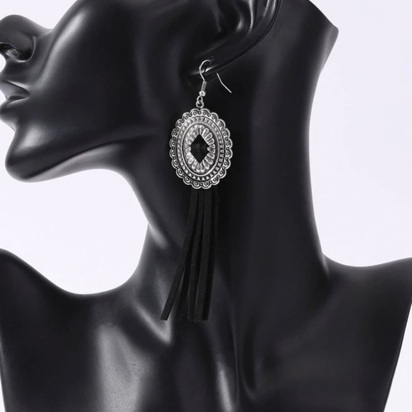 MAKE ME AND OFFER NEW Western Silver Concho Black Tassle Fringe Earring - Picture 4 of 5